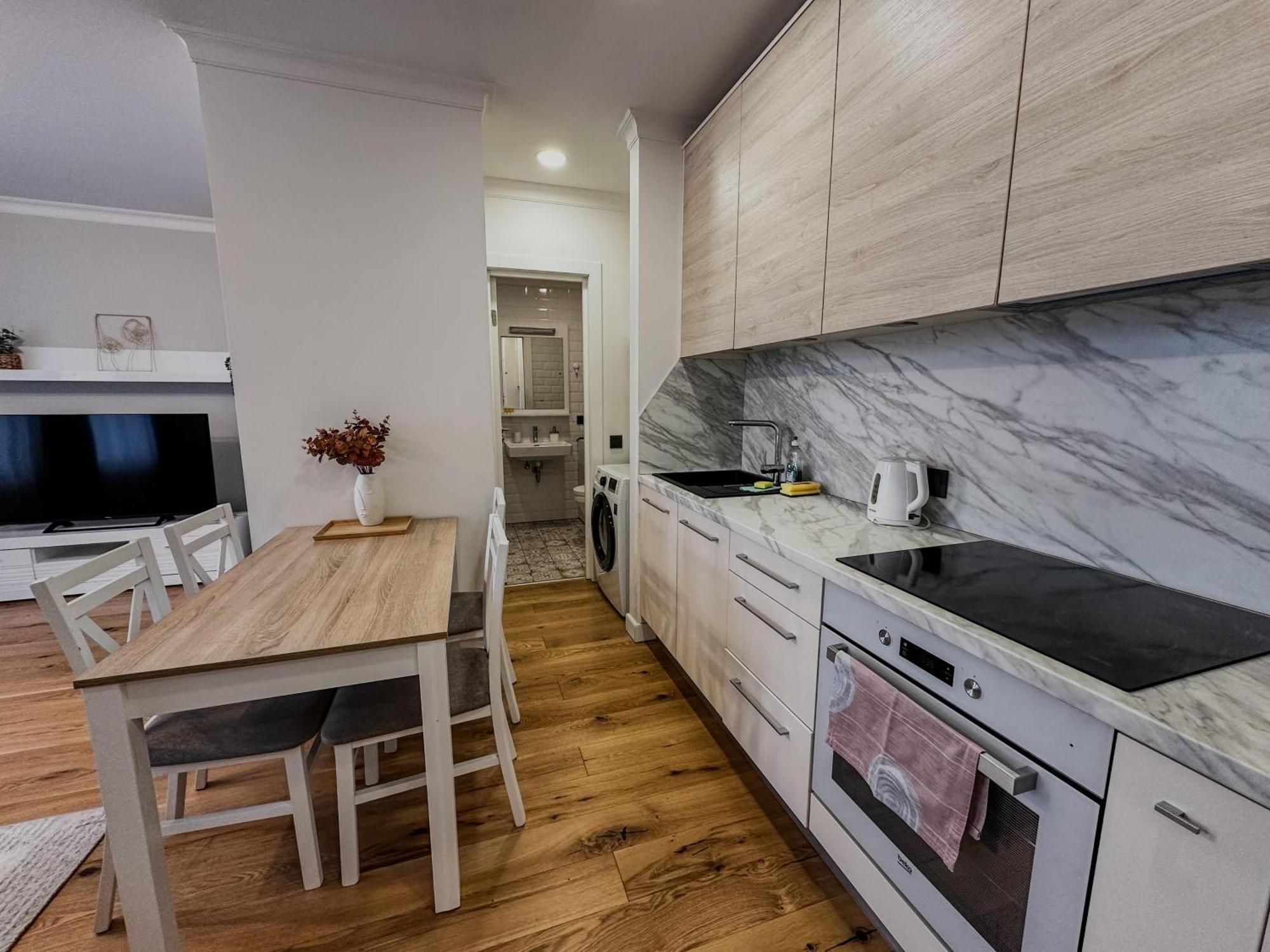 One Bedroom Promenade Apartment 리가 외부 사진
